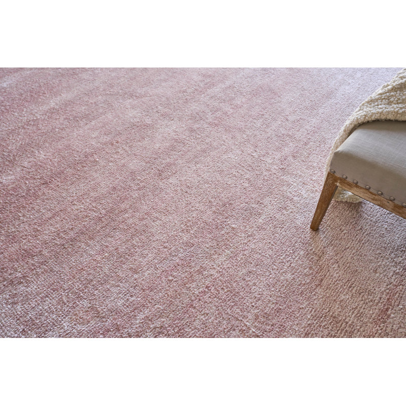 Plush Viscose/ Wool Area Rug in Pink, Rectangle 9' x 12'
