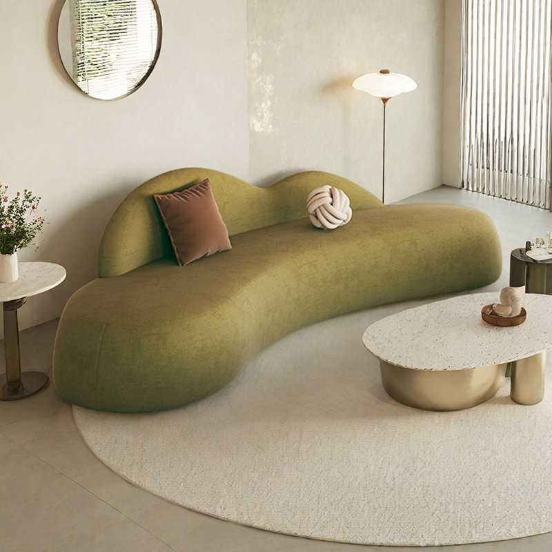 Cosey, Orienté à gauche (vu de face)