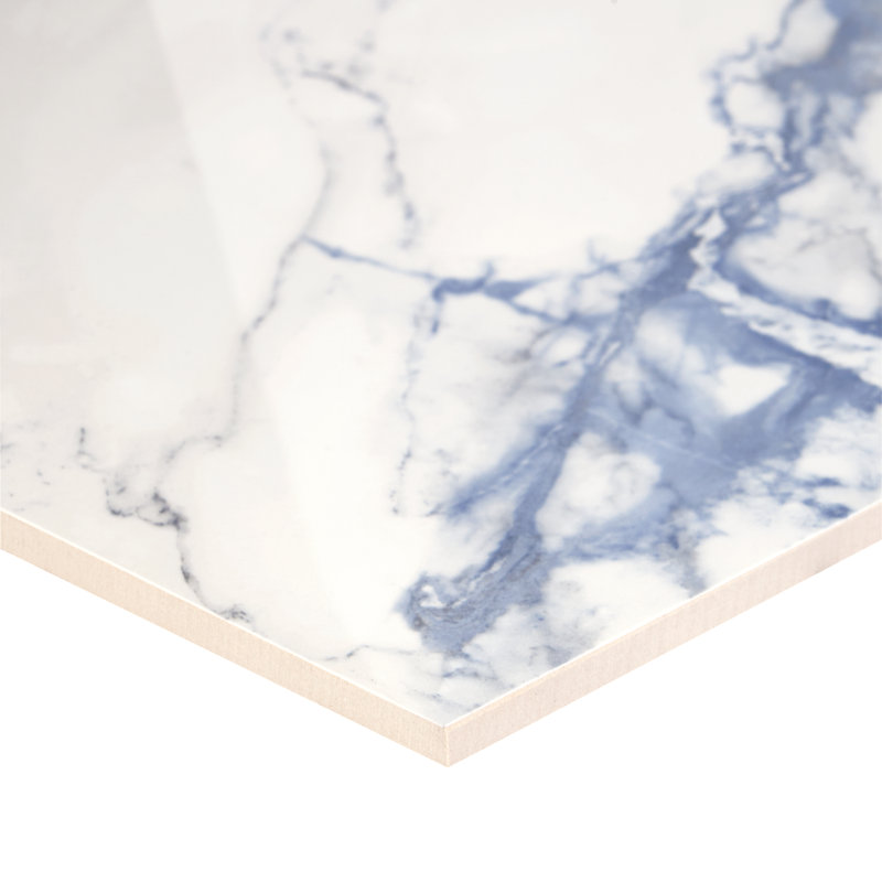 Carrelage mural en porcelaine polie Calacatta