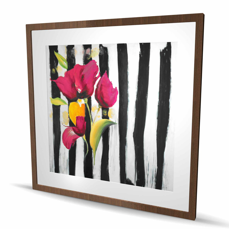 Fleurs roses sur rayures noires | Impression encadrée avec passe-partout, H 36 po x l 36 po