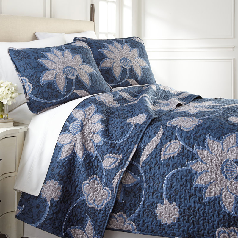 Boho Paisley Collection Beige Microfiber Quilt Set, King/ Cal. King + 2 Shams
