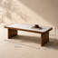 Table basse rectangulaire brun noyer avec dessus en pierre frittée pour salon