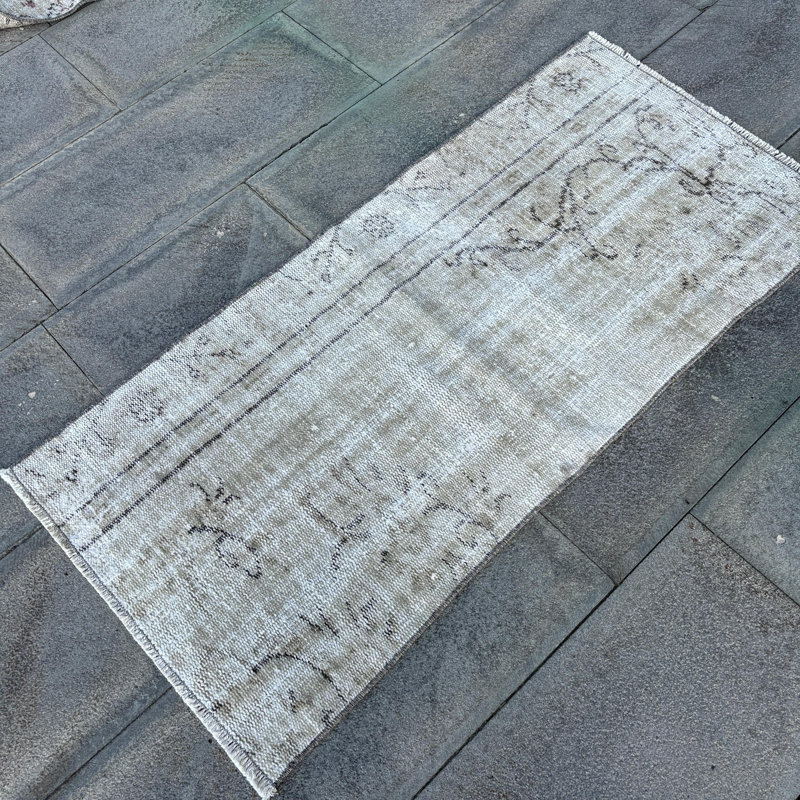 Handwoven Beige Turkish Oushak Rug: Classic Vintage Style Perfect for Entries and Modern Doors