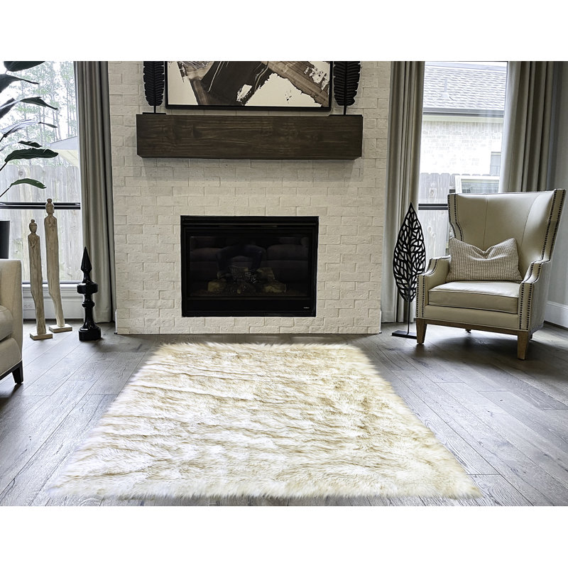 Mar Vista Faux Sheepskin Indoor Rug, Square 8'6"