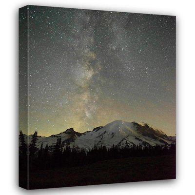 Probst, Greg Les lumières des alpinistes peuvent être vues sur la montagne alors que la Voie Lactée monte Mt Rainier