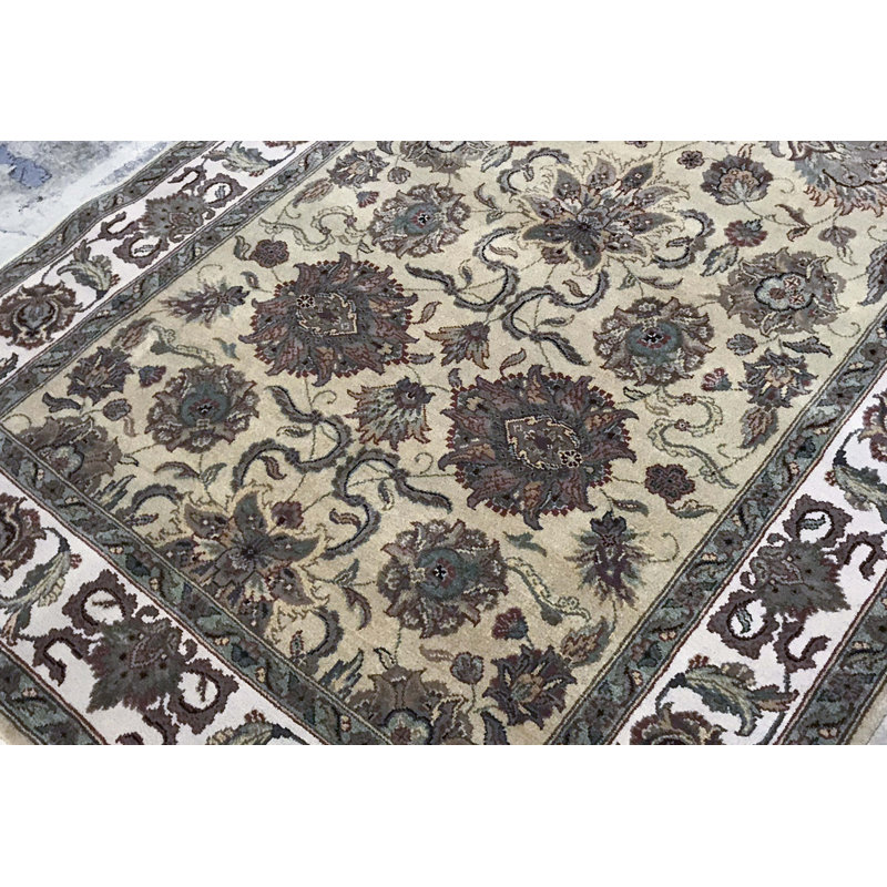 Tapis beige et vert noué à la main de haute qualité