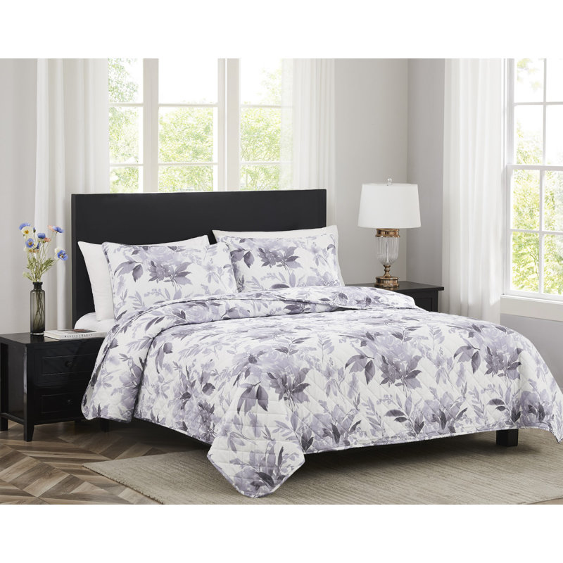 Kyle Floral Quilt, King Quilt + 2 King Shams
