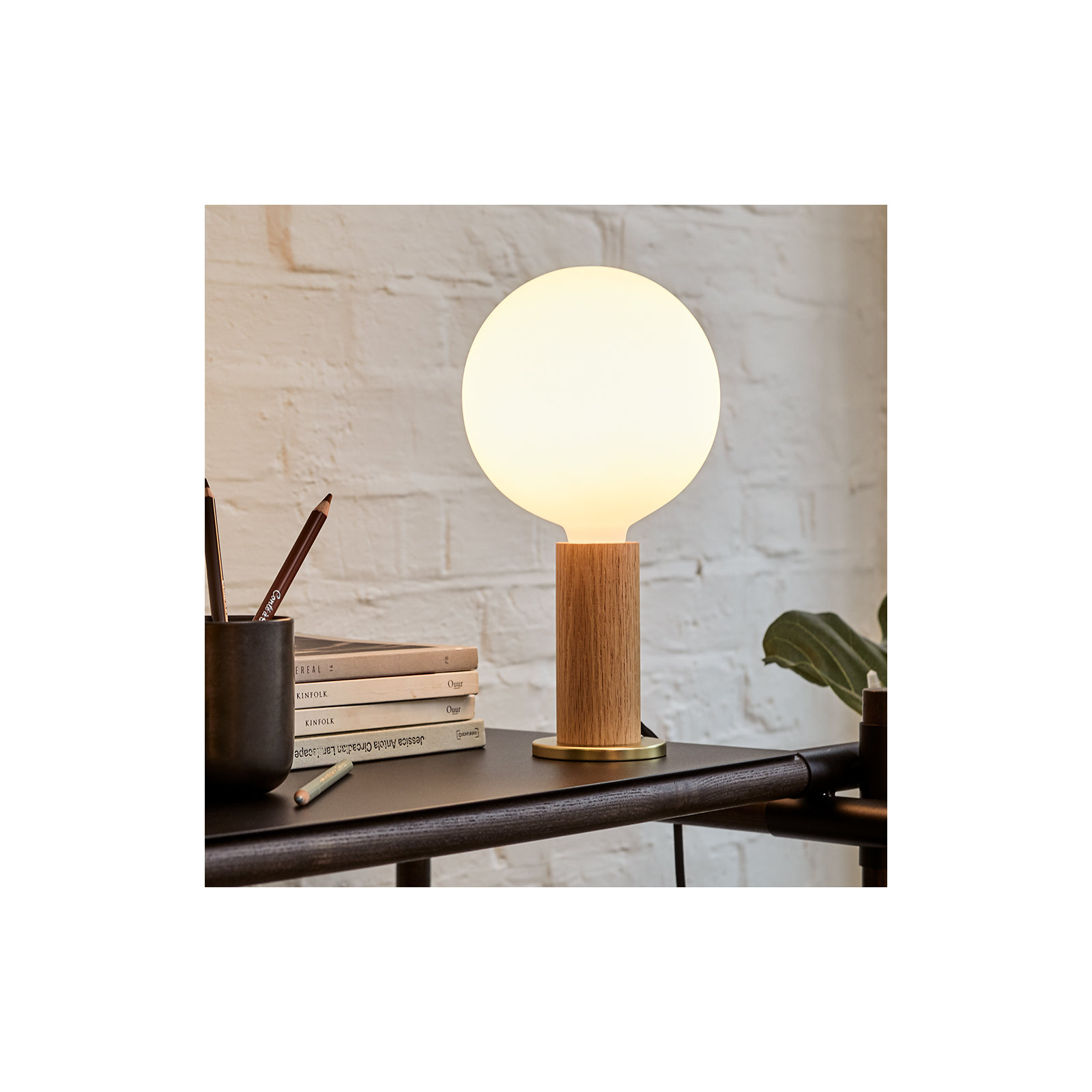 Knuckle Globe Lamp, Oak