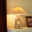 Petite lampe de table moderne en résine beige avec abat-jour en lin pour le salon de la chambre à coucher, ampoule incluse