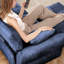 Moderne bleu en chenille 2 avec une conception exquise pour des espaces de vie confortables, un support d'accoudoir confortable, une configuration personnalisable assortie à une esthétique minimaliste, une position assise, modulaire