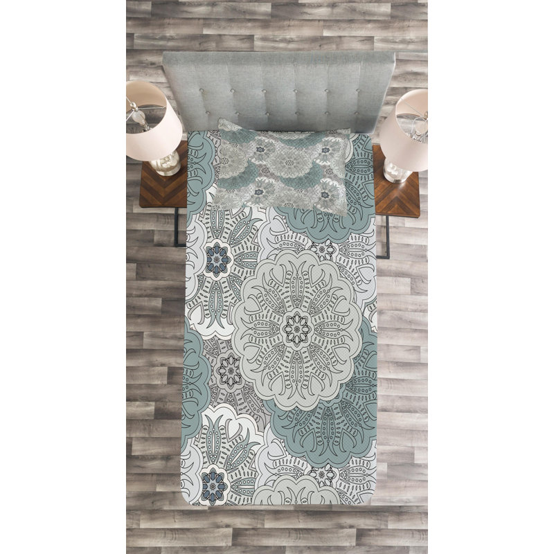 Traditional Polyester Floral Coverlet, Twin Coverlet + 1 Sham