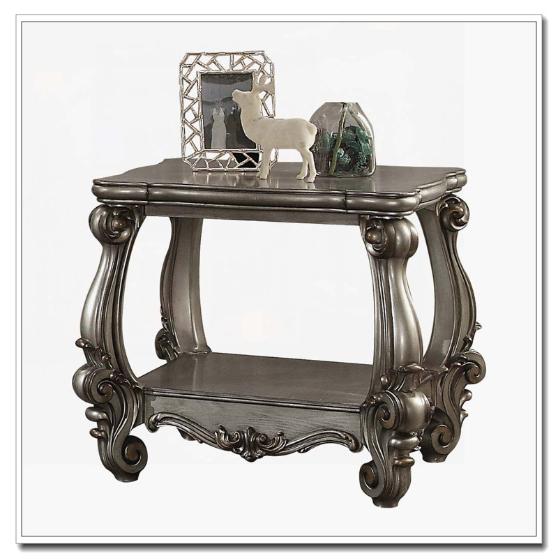 Table de bout en platine antique avec tablette inférieure