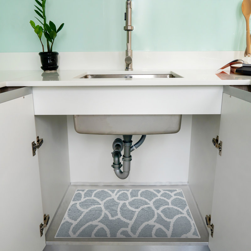 Wanja Geometric Non-Skid Kitchen Mat, Light Gray