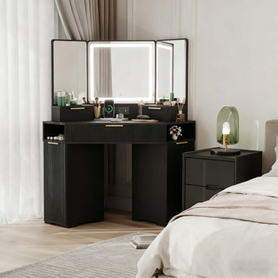 Table de coiffeuse avec miroir éclairé, tiroirs, armoires et station de charge pour la chambre à coucher