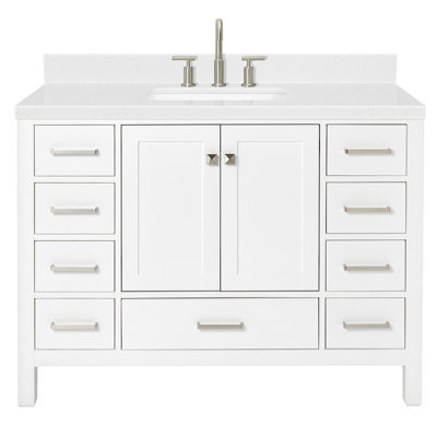 Meuble-lavabo simple Cambridge en bois massif blanc de 122 cm (48 po), avec comptoir en quartz blanc de Carrare de 3,8 cm (1,5 po) et lavabo rectangulaire centrale.