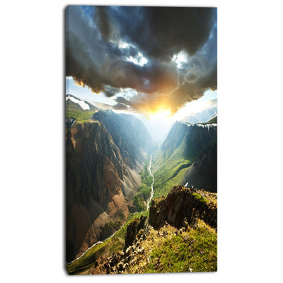 «Clouds Touching Mountains at Sunset», reproduction de photo sur toile tendue
