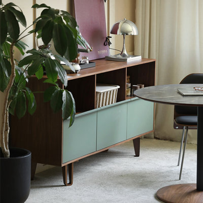 Buffet simple de style nordique moderne