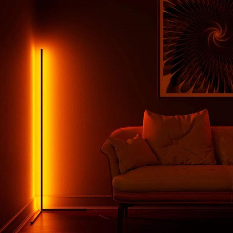 Lampe sur pied DEL SUPERHUNTER RVB finition noire, Noir