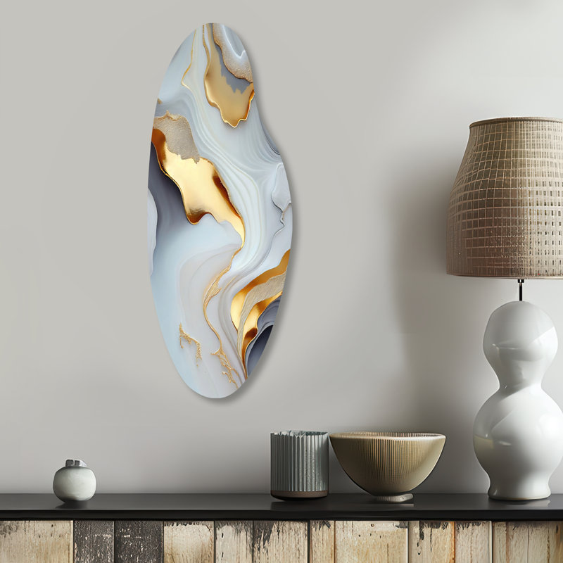 Marbre blanc et or abstrait IV - impression asymétrique en métal sur marbre, art mural blanc en forme unique