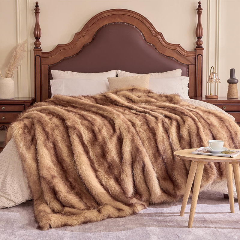 Machine Woven Throw Blanket, Brown