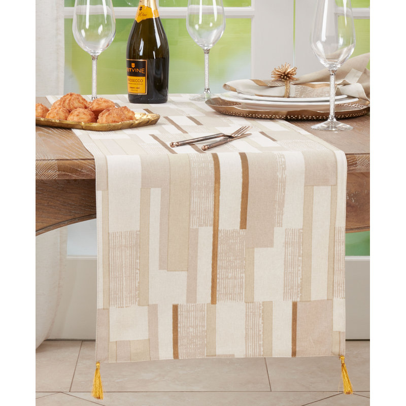 Runner_Table Runner With Geometric Foil Print
