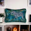 Housse de coussin réversible en velours Tassels-100498922