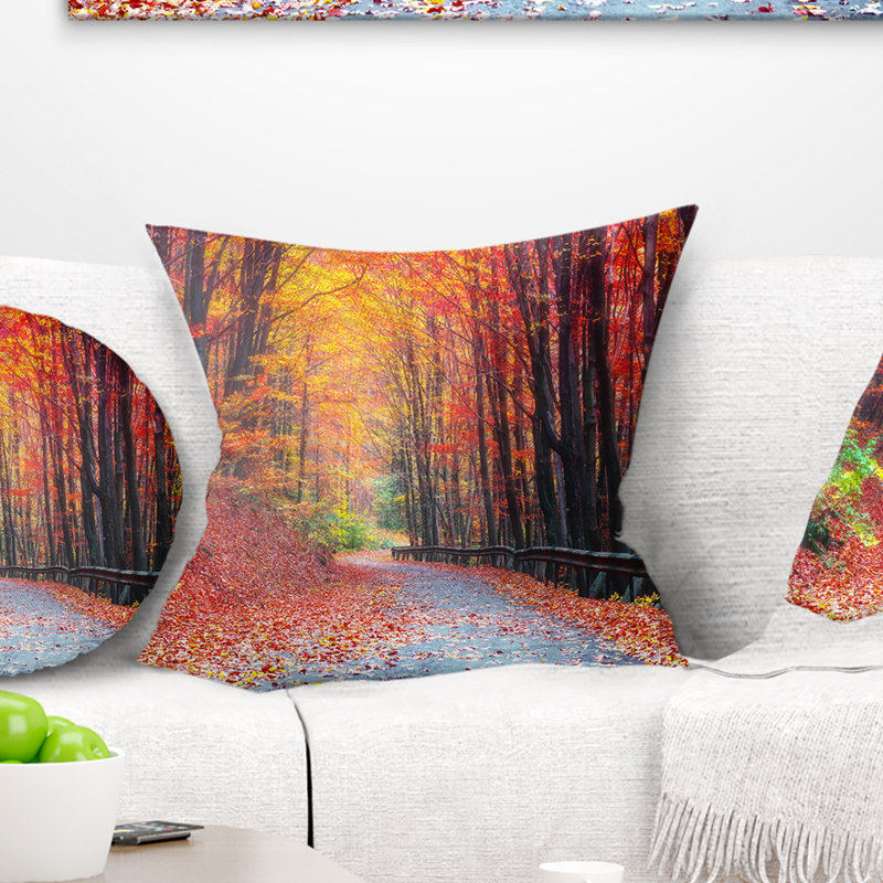 Road in Beautiful Autumn Forest - Coussin imprimé forêt, 16 po x 1 po, Coussin décoratif