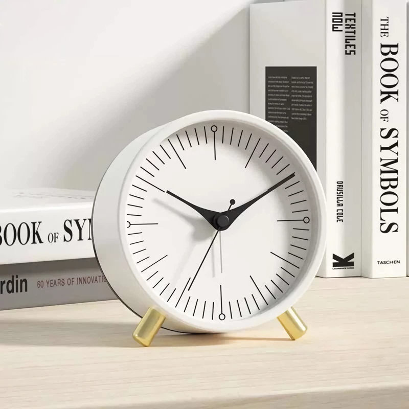 Alarm Clock With Backlight, 4.5 Inches Bedside Analogue Non-Ticking Silent Small Desk Clock With Arabic Numerals, Battery Operated Round Table Clock(White-S)