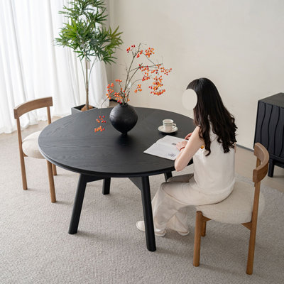 Combinaison de table et chaises en bois