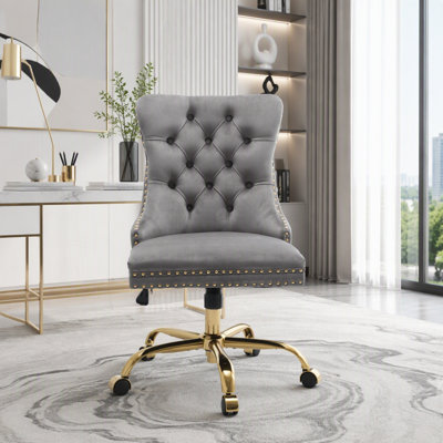 Chaise de bureau pivotante en faux alpaga et base blanche neige