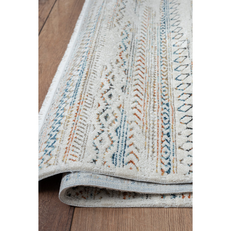 Runner Erving Machine Made Indoor / Outdoor Area Rug, Runner 3'3" x 4'11"