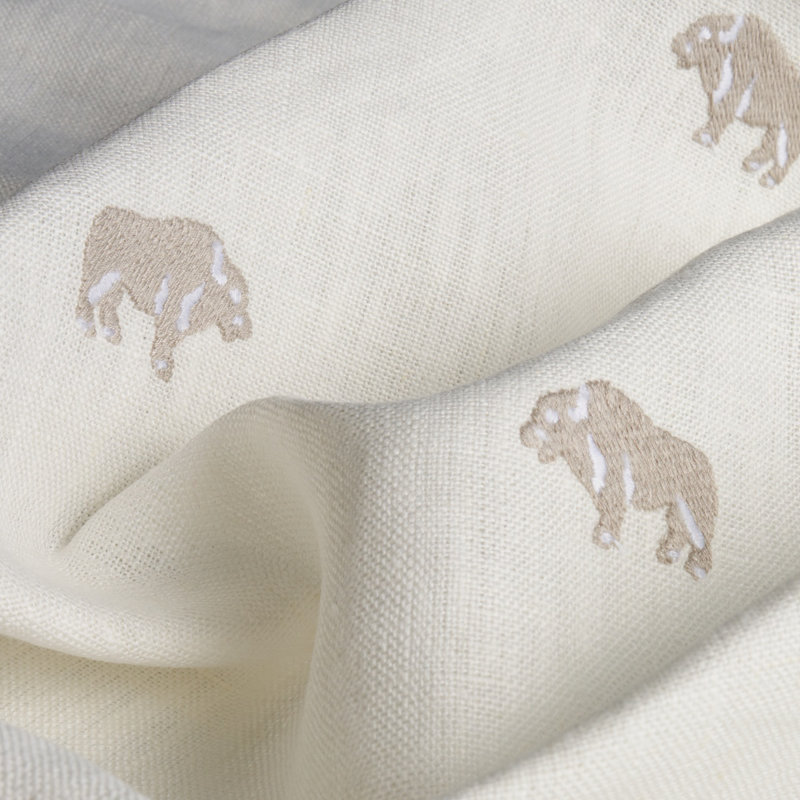 Tissu en lin brodé Schumacher x Marie-Chantal Buffalo, Ivoire