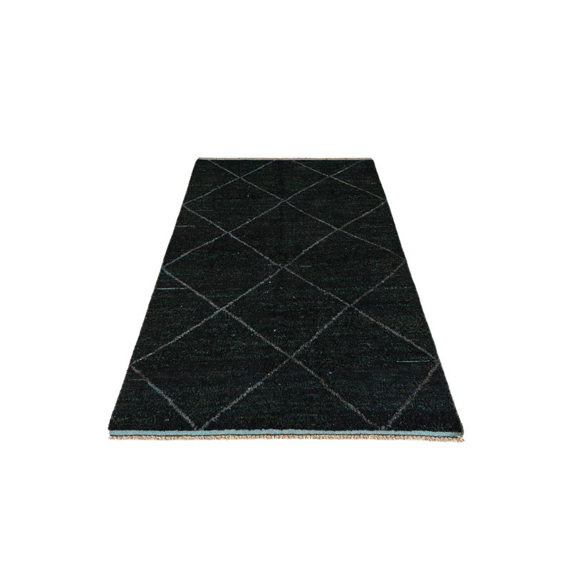 Tapis noir Kalmanovitz