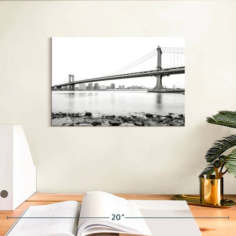 Lilie, pont monochrome de Manhattan, H 8 po x l 12 po
