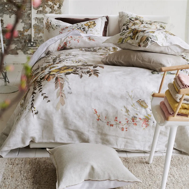 Margaretta Sepia Sham, Queen Sham