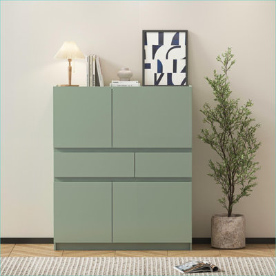 Armoires: Armoire de rangement traditionnelle en panneau de particules vert sauge avec 4 portes et 2 tiroirs | Salon | Traditionnel