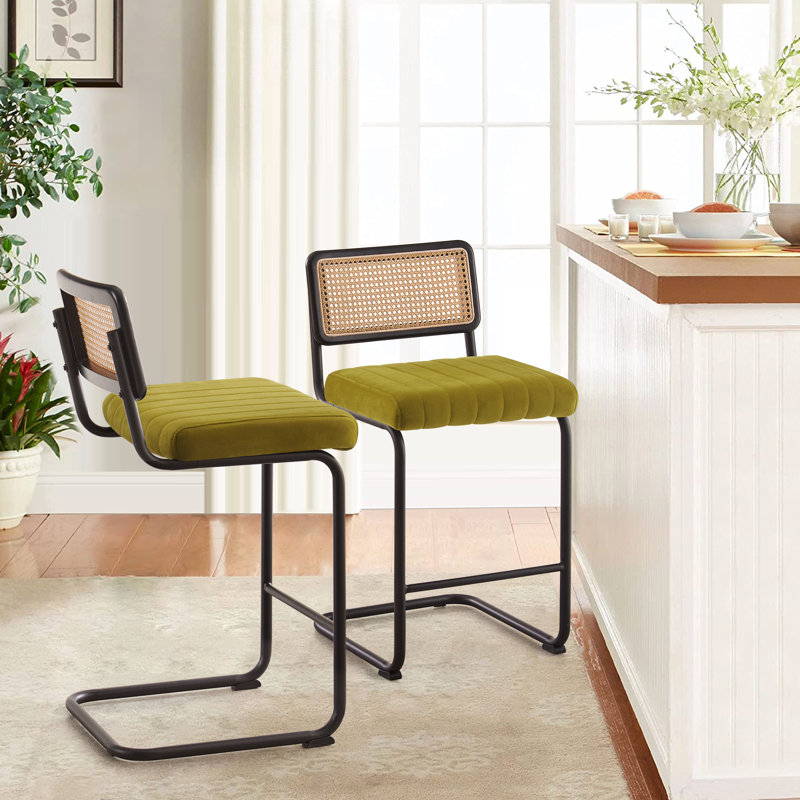Tabouret rembourré en velours Krickelin, Noir, Vert olive, Tabouret de comptoir (siège d'une hauteur de 26 p