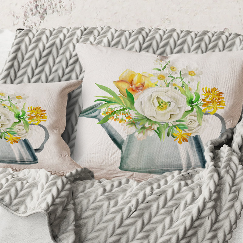 Carré, pivoines roses et soucis dans un arrosoir de jardin - Coussin décoratif imprimé maison de campagne, 16" x 16"