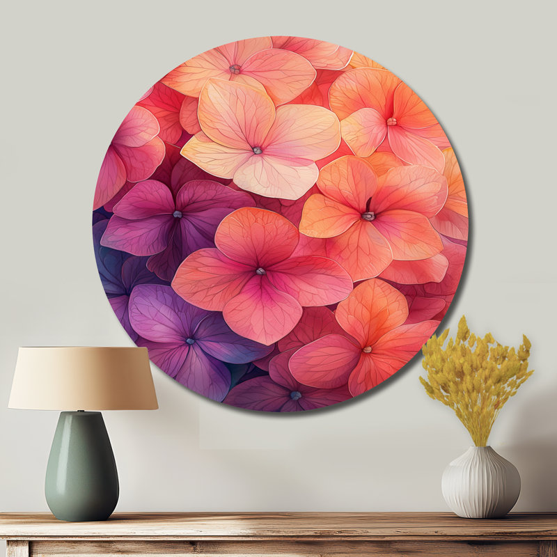 «Hydrangeas In The Sunset Glow II - Hydrangea», art mural rond en métal traditionnel rose, H 16 po x l 16 po