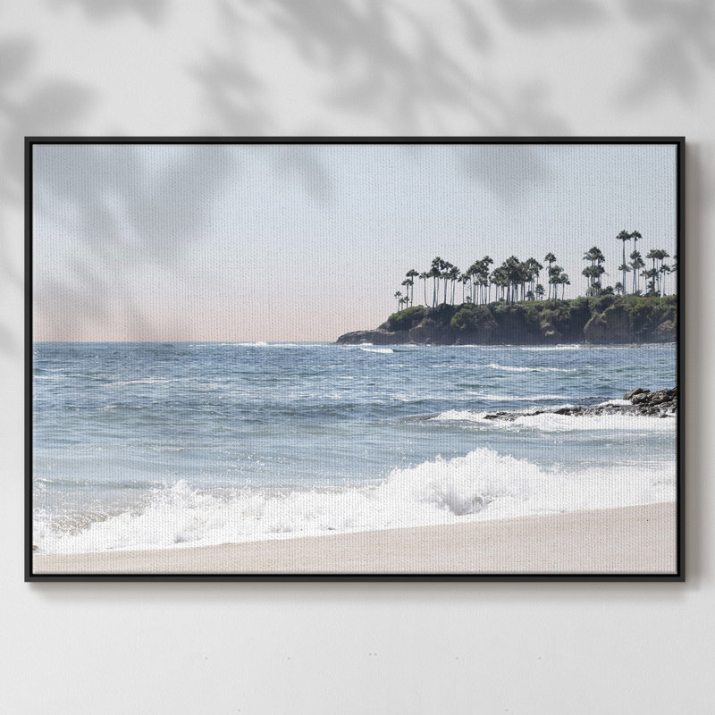 «Distant Palms», reproduction sur toile, H 25 po x l 37 po x P 2 po, Noir
