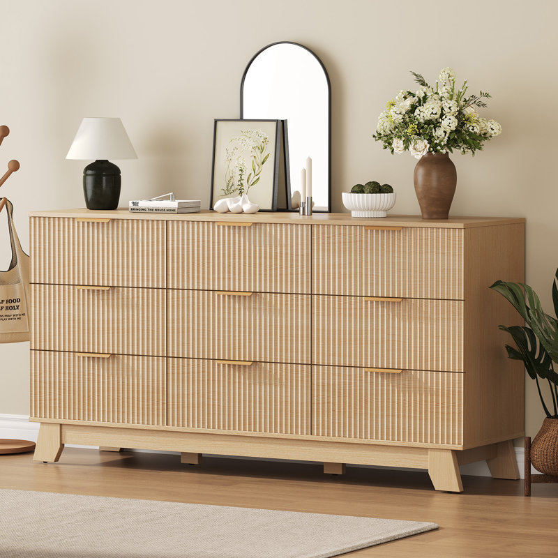 Commode cannelée Celyn, commode moderne, rangement en bois, Neuf tiroirs