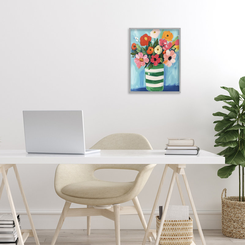 Bouquet dans un vase rayé vert, estampe numérique, design par Petal Prints Design, H 14 po x l 11 po