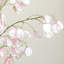 Ornements de fleurs simulées