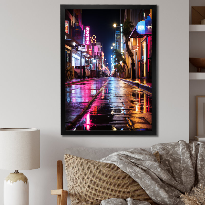 «Pink Miami Night Life Rhythm I», reproduction sur toile, H 32 po x l 24 po x P 1 po, Cadre photo noir