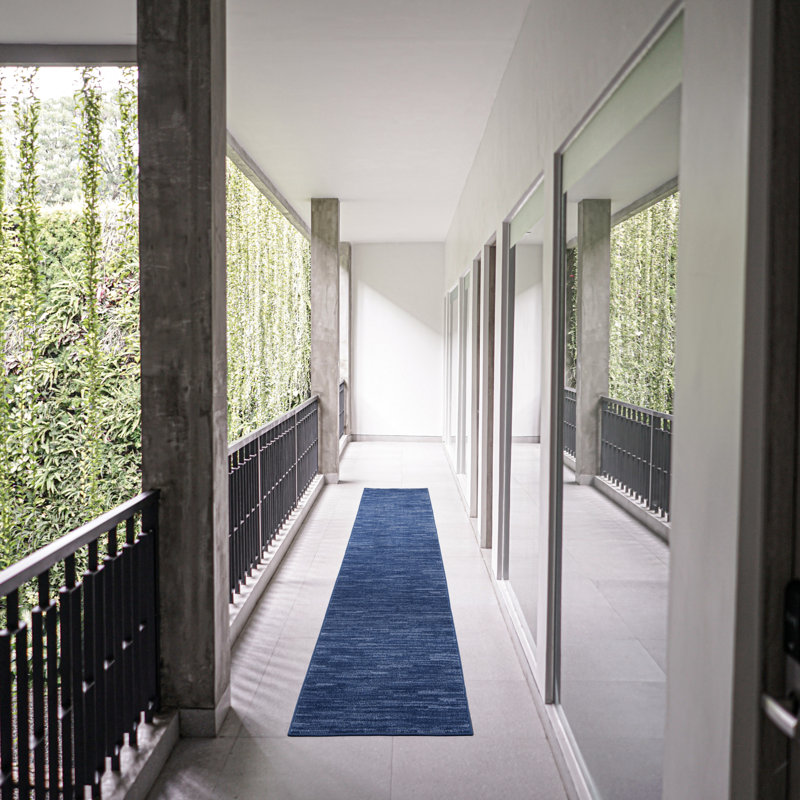 Tapis intérieur / extérieur bleu marine / bleu Nourison Essentials, Tapis de couloir 2 pi 2 po x 20 pi