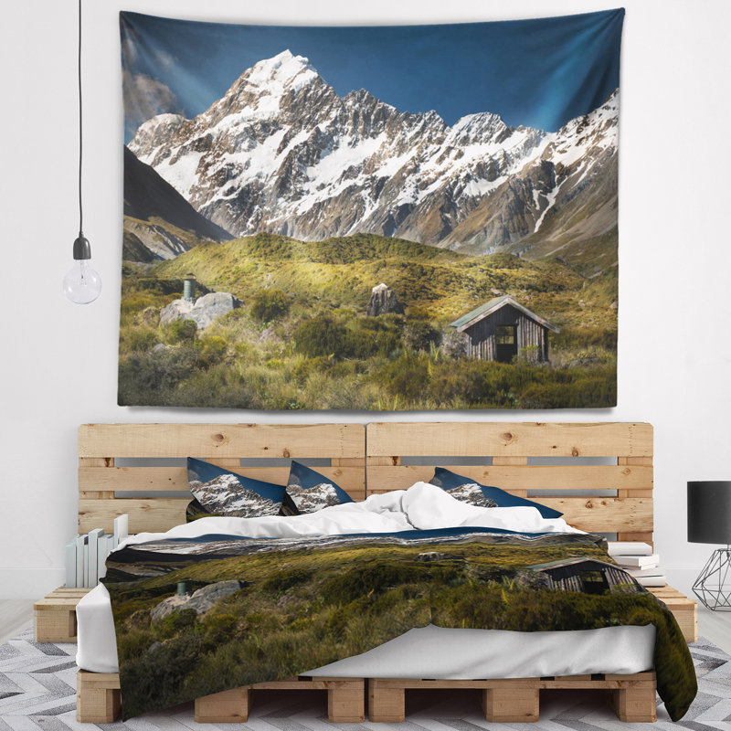 Tapisserie de polyester, montagnes et avec accessoires suspendus inclus, H 32 po x l 39 po