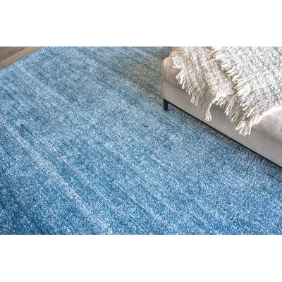 Exquisite Rugs Plush Hand-Knotted Wool/Viscose Light Blue Area Rug