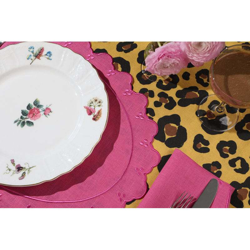 Eloise Pink Oval Linen Placemat