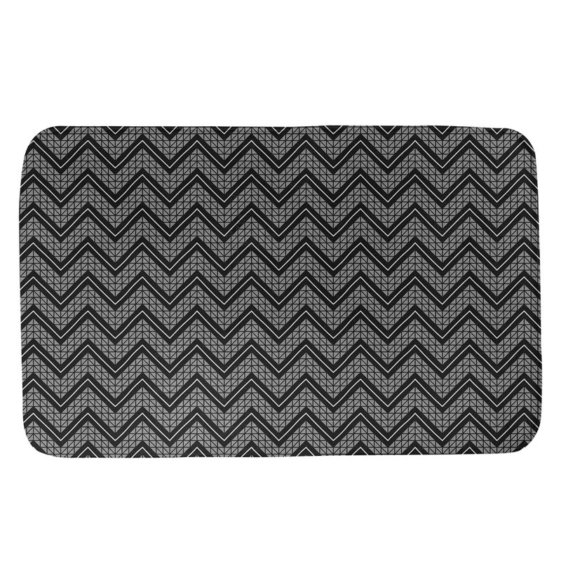 Tapis pour salle de bain à motif à chevrons à la main Stephenie, l 17 po x L 24 po, Noir / Gris