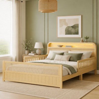 Structure de lit en rotin avec lumières DEL et tête de lit à rangement, lit plateforme avec barrières de sécurité pour enfants
